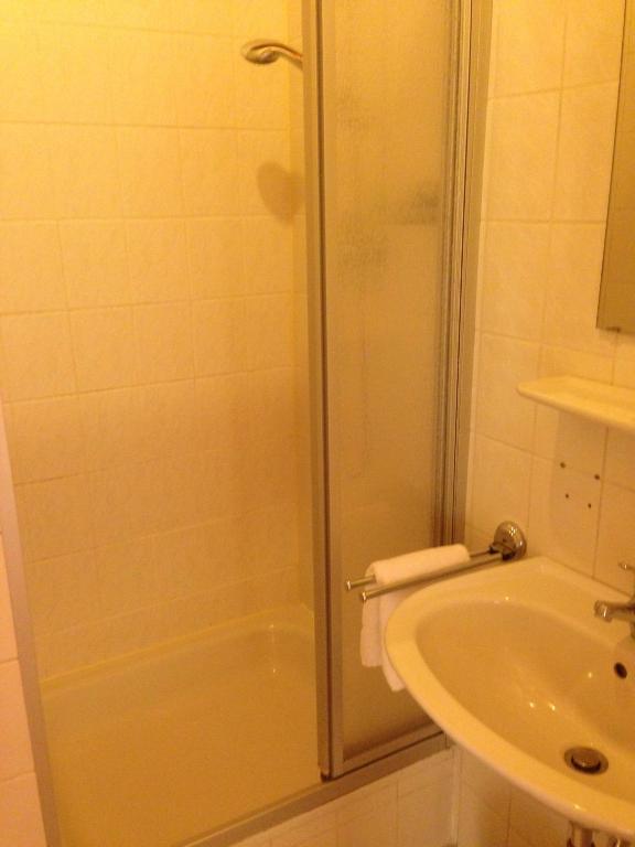 Vierlandentor Hotell Hamburg-Harburg Rum bild